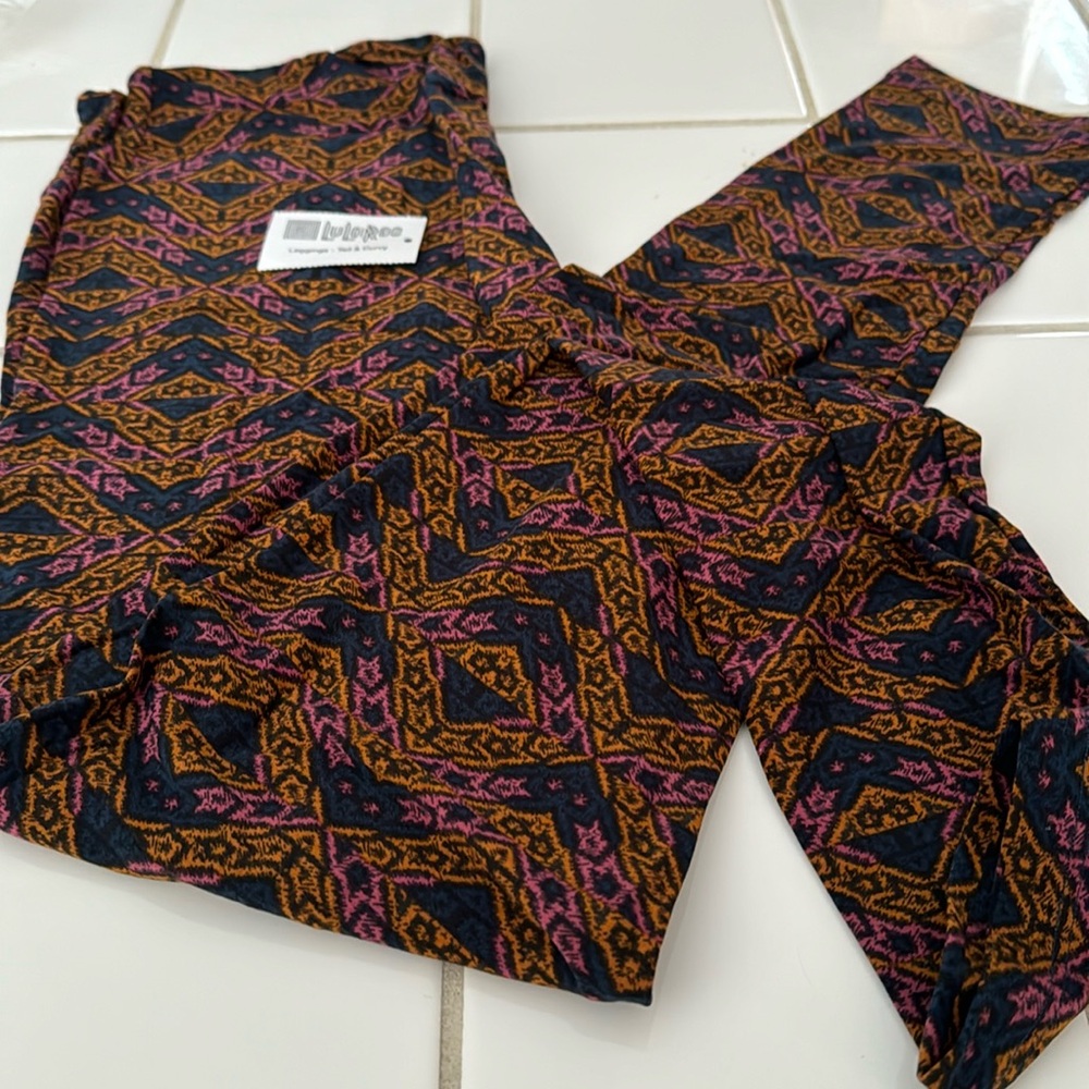 🍁 Geometric TC LULAROE LEGGING